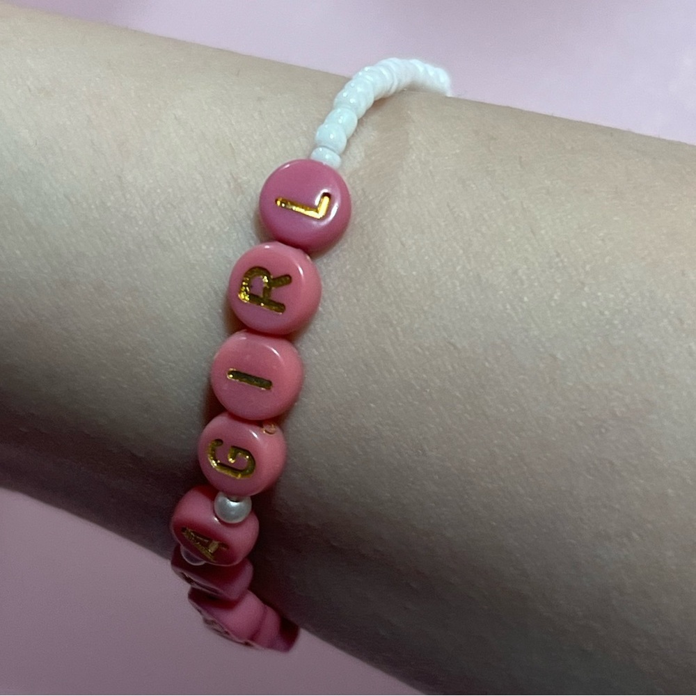 Pink and White Beaded Bracelet - Picture 3 of 3